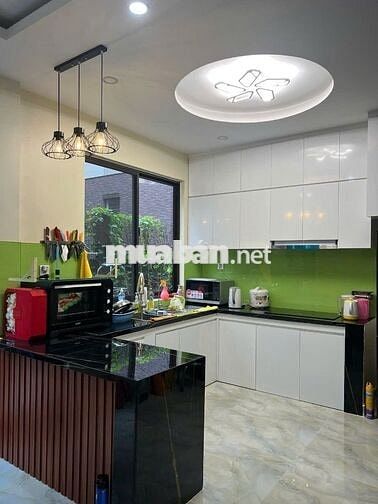 Bán nhà phố vườn trục 16m full nội thất vào ở ngay