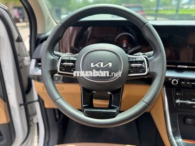 Kia Carnival 2023 Premium 2.2D 8S - 80,000 km.