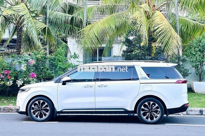 Kia Carnival 2023 Premium 2.2D 8S - 80,000 km.