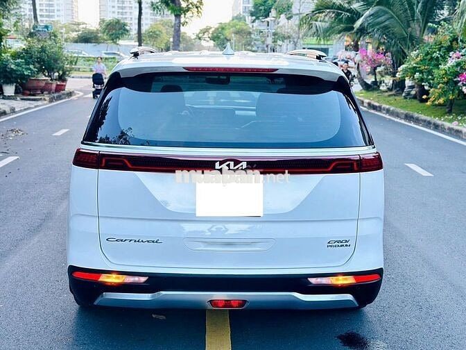 Kia Carnival 2023 Premium 2.2D 8S - 80,000 km.