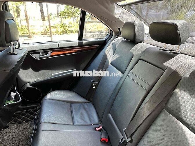 Mercedes Benz C Class 2010 C250 CGI - 100000 km