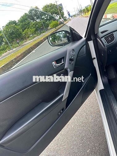 Hyundai Genesis 2009 - 115000 km