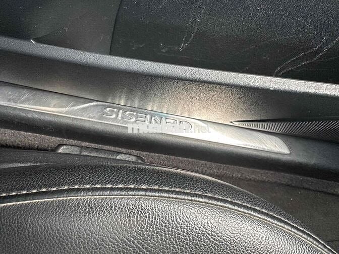 Hyundai Genesis 2009 - 115000 km