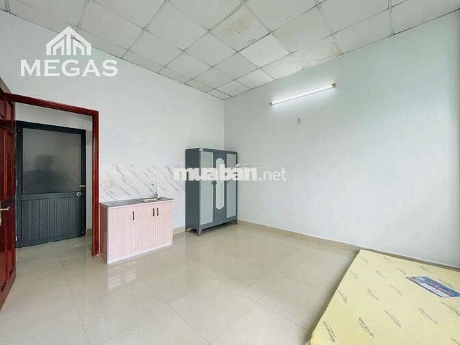 Chính Chủ Cho Phòng Có Ban Công Có Nội Thất Khu Tên Lửa Có sẵn