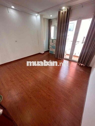 Cho thuê nhà HXH Tân Cảng P25 Q BT.