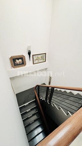 GIÁP QUẬN 10, HẺM 373 LÝ THƯỜNG KIỆT, 71M2(4x18), 4 TẦNG, HẺM Ô TÔ