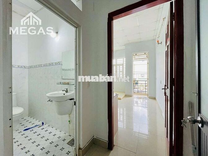 Chính Chủ Cho Phòng Có Ban Công Có Nội Thất Khu Tên Lửa Có sẵn
