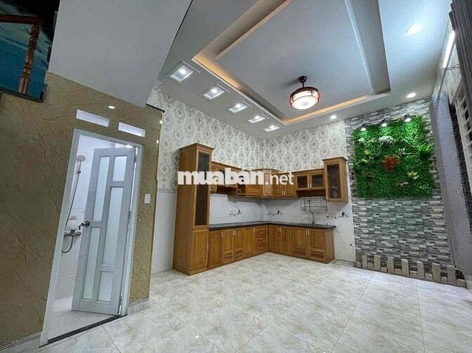 NHÀ GÓC 2 MẶT TIỀN TL31. TRỆT 2 LẦU 3PN 4WC. SÂN XE HƠI