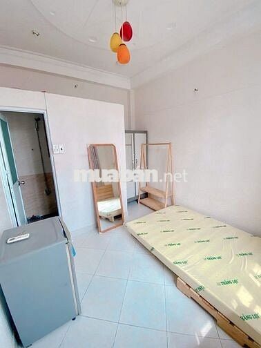 cho thuê phòng giá rẻ cửa sổ trời, sẵn nội thất ngay Đào Duy Anh