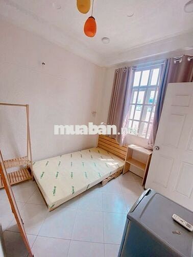 cho thuê phòng giá rẻ cửa sổ trời, sẵn nội thất ngay Đào Duy Anh