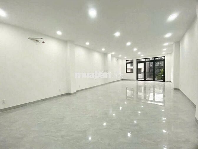 Cho thuê nhà mới ốp kính sàn suốt MT 686 CMT - Vị trí siêu đẹp