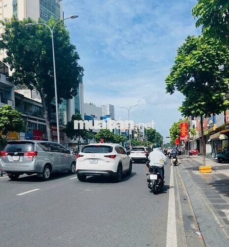 Cho thuê nhà mới ốp kính sàn suốt MT 686 CMT - Vị trí siêu đẹp