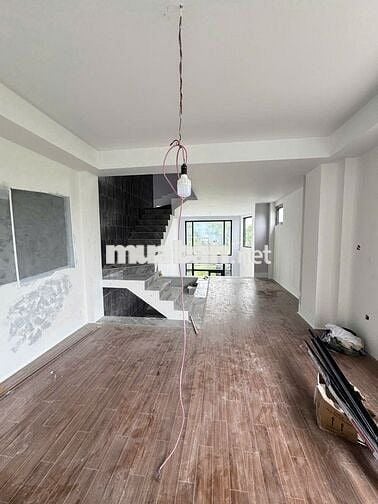 Bán nhà 4 tầng mới hoàn công, Thủ Đức