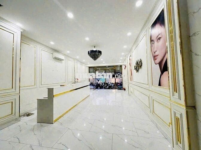Cho thuê nhà mới ốp kính sàn suốt MT 686 CMT - Vị trí siêu đẹp