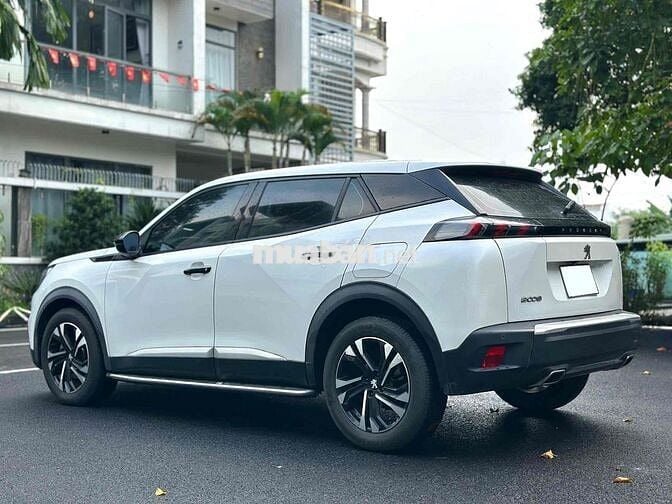 Peugeot 3008 2021 Allure - 13000 km
