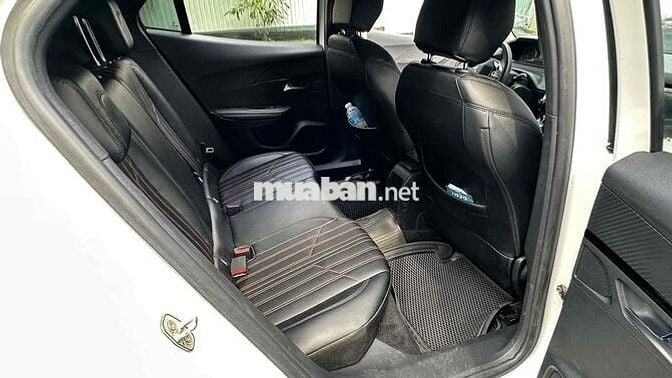 Peugeot 3008 2021 Allure - 13000 km