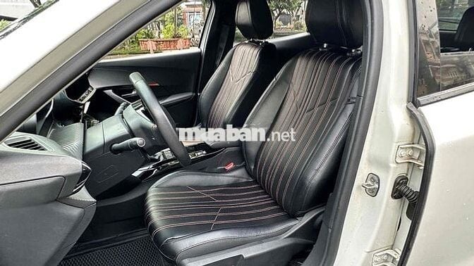 Peugeot 3008 2021 Allure - 13000 km