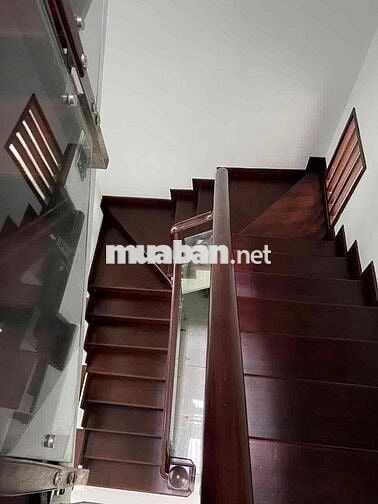 Nhà Mới Đẹp Mặt Tiền Lý Thường Kiệt , DT: 4 x18m, 3lầu 5PN 4WC