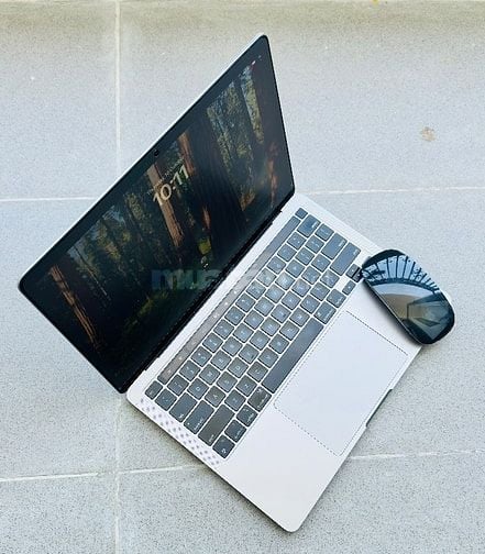 BÁN MACBOOK PRO M2/RAM 16GB/SSD 512GB TẶNG MAGIC MOUSE & BAO DA 23TR