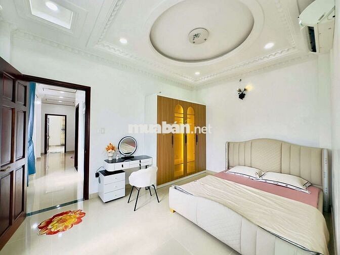 Nhà mới măt tiền dt khủng ( nhà 3 lầu + xưởng) ful nôi thất cao câp