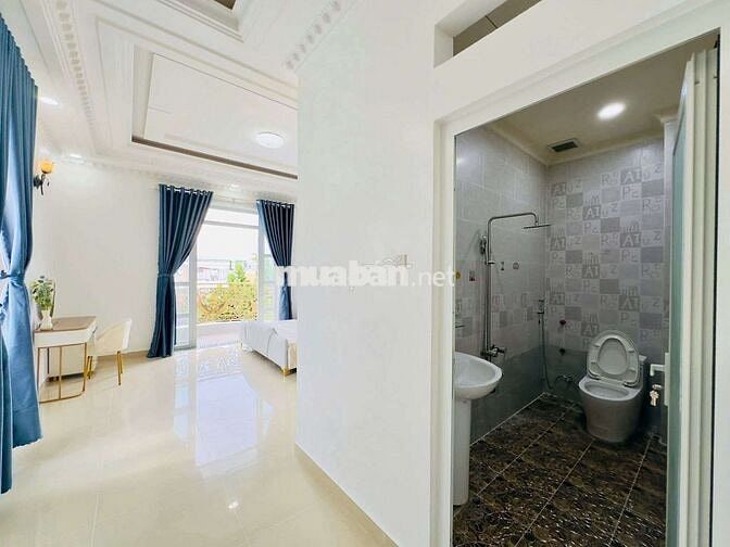 Nhà mới măt tiền dt khủng ( nhà 3 lầu + xưởng) ful nôi thất cao câp