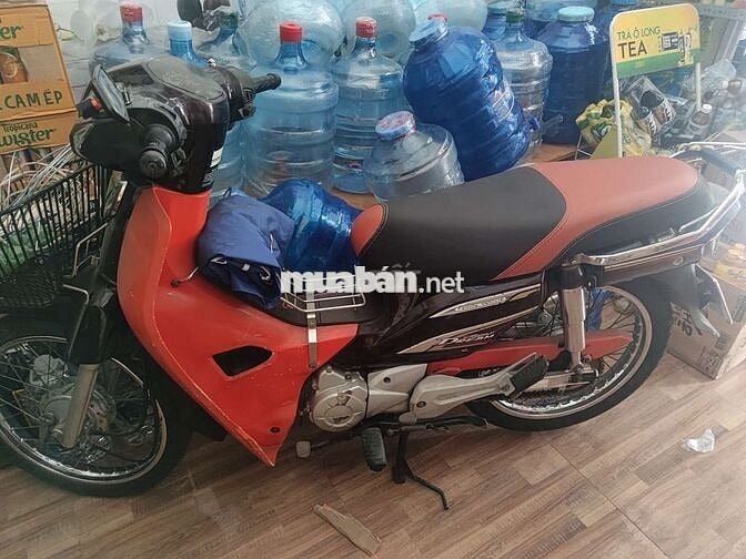 Xe máy Honda Super Dream màu đỏ