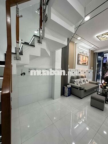 Nhà nhỏ mà có võ, 2 phòng ngủ, 1 trệt 1 lầu, giá chỉ 2.85 tỷ!