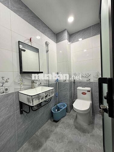 Nhà nhỏ mà có võ, 2 phòng ngủ, 1 trệt 1 lầu, giá chỉ 2.85 tỷ!