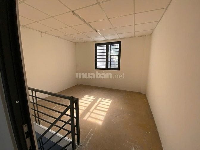 Cho thuê nguyên căn nhà mặt tiền đường Âu Cơ, Tp HCM