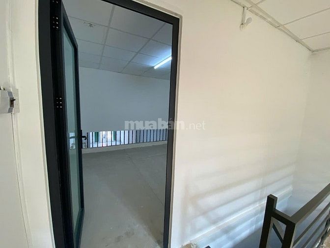 Cho thuê nguyên căn nhà mặt tiền đường Âu Cơ, Tp HCM