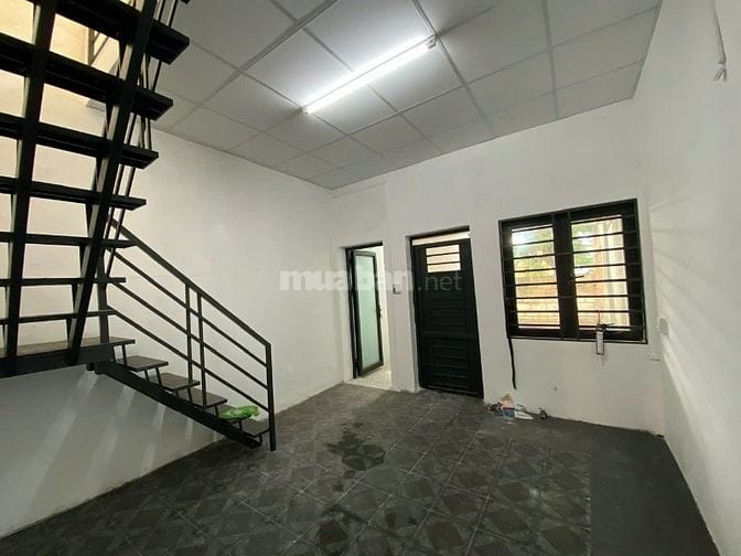 Cho thuê nguyên căn nhà mặt tiền đường Âu Cơ, Tp HCM