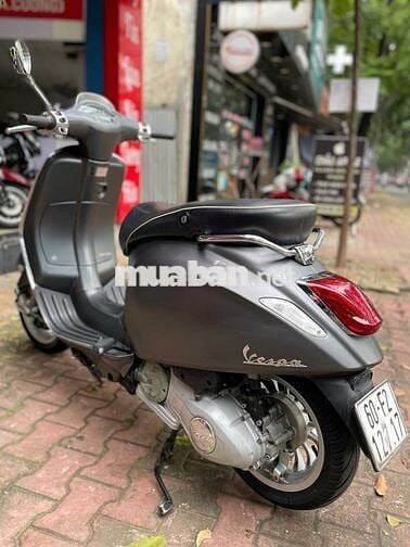 Xe máy Piaggio Vespa Sprint màu xám