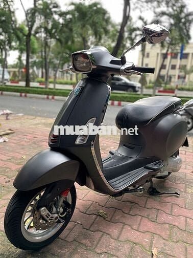 Xe máy Piaggio Vespa Sprint màu xám