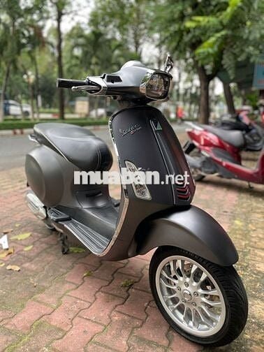 Xe máy Piaggio Vespa Sprint màu xám