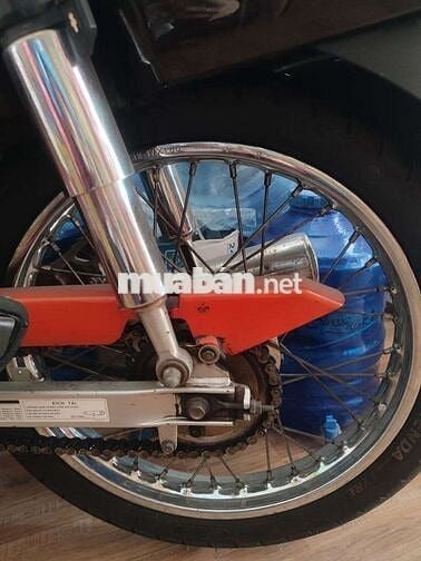 Xe máy Honda Super Dream màu đỏ