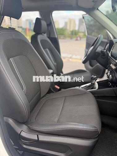 Hyundai Venue 2024 - 11000 km
