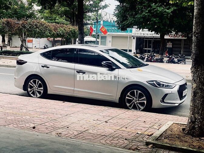 Hyundai Elantra 2016 2.0 AT - 78000 km