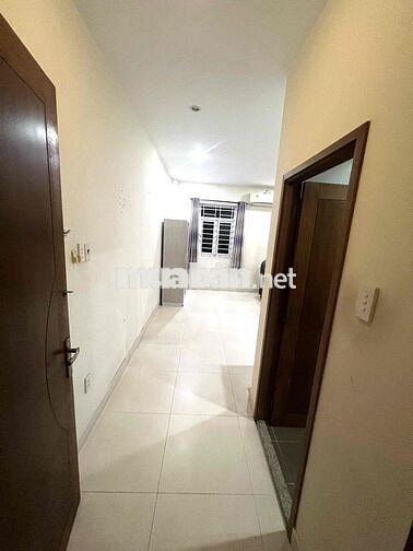 Phòng trọ full nội thất. 45m2. mặt tiền đường Phạm Hùng nối dài.