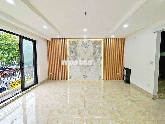 Cho thuê văn phòng 70m²x3T có thang máy tại Triều Khúc