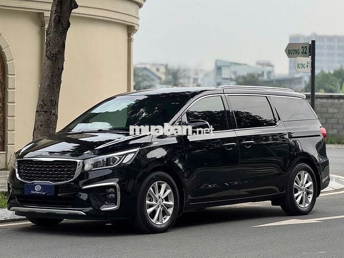 Kia Sedona 2019 2.2 DAT Deluxe - 87000 km