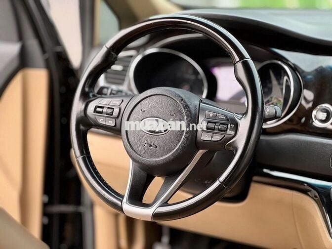 Kia Sedona 2019 2.2 DAT Deluxe - 87000 km