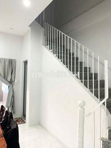 CHO THUÊ NHÀ 2 TẦNG MỚI MT TRUNG LẬP 18 - GIÁ MỀM