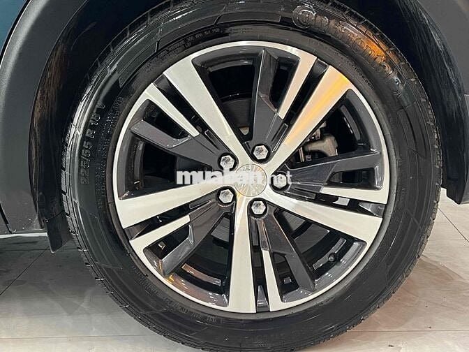 Peugeot 5008 2020 Allure 1.6 AT - 65000 km chỉ 645
