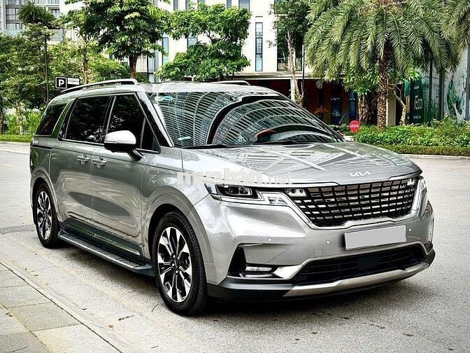 Kia Carnival Signature  2.2 Máy dầu 2024 - 8000 km
