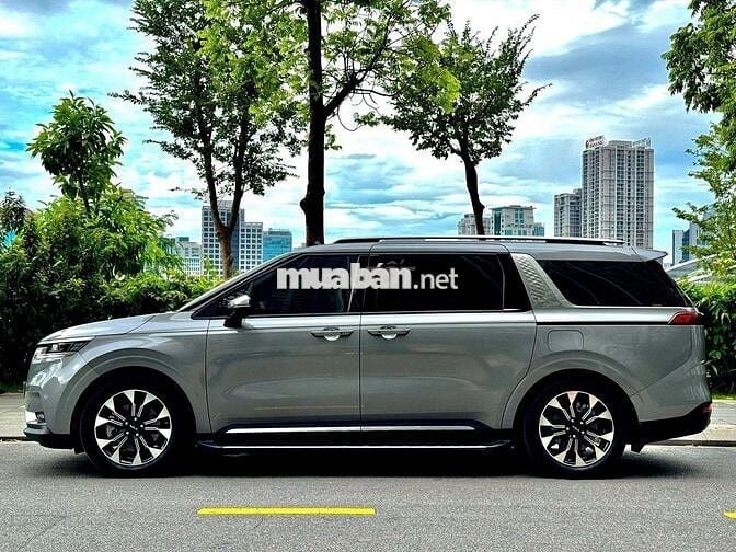 Kia Carnival Signature  2.2 Máy dầu 2024 - 8000 km