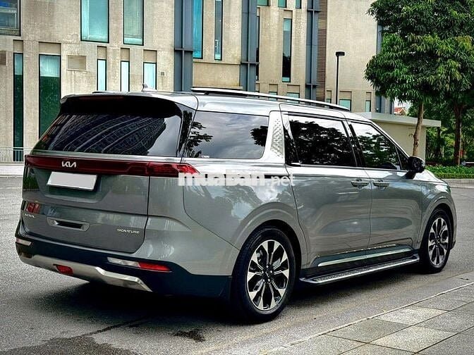 Kia Carnival Signature  2.2 Máy dầu 2024 - 8000 km
