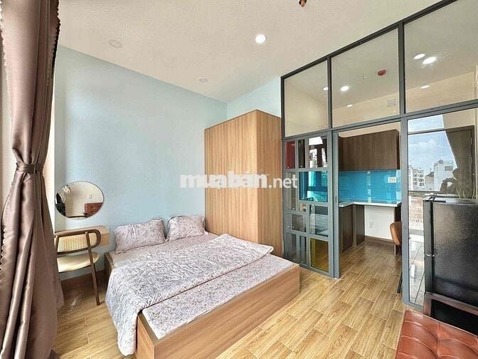 STUDIO BAN CÔNG CỬA SỔ THOÁNG SIÊU ĐẸP MỚI NGUYÊN RỘNG RÃI THOÁNG