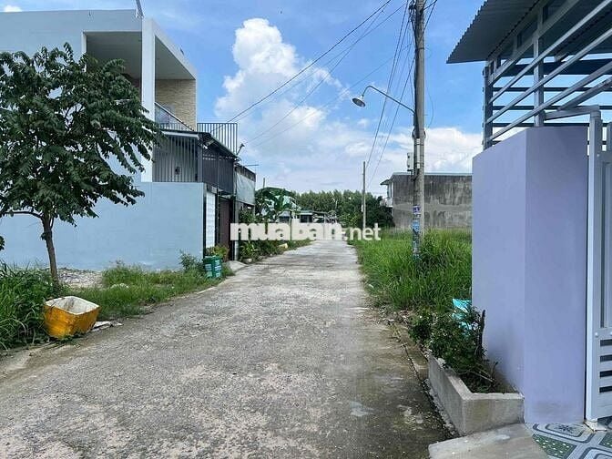 Bán nhà cấp bốn diện tích 105 m² 2  pngủ gần trường mầm non họa mi