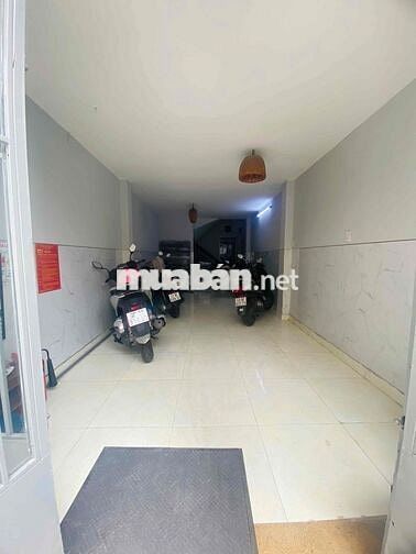 Phòng trọ 18m2 đường Cô Giang, Quận 1 đủ nội thất