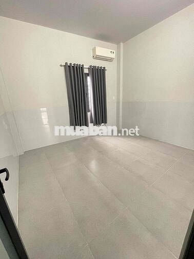 Nhà Mới Hẻm 5M Nguyễn Sơn. DT:4 X 14 Trệt 2lau 4PN 3WC 4May lanh
